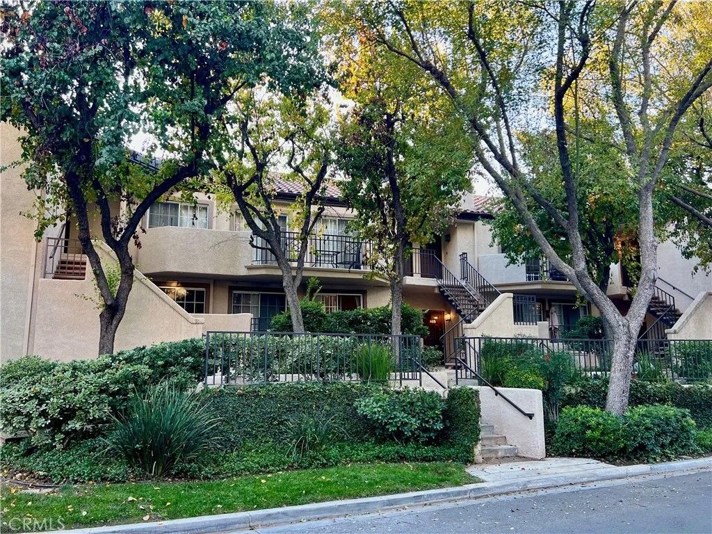 Photo of 24109 Del Monte Drive #467, Valencia, CA 91355 (MLS # SR25268882)