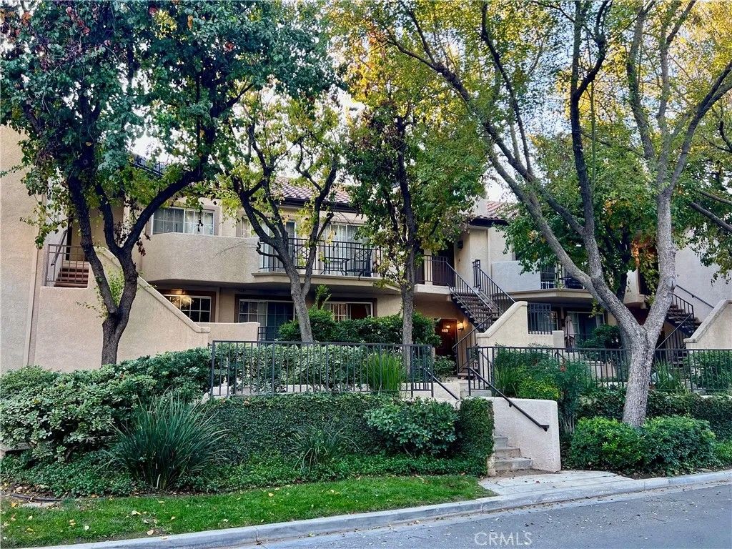 Photo of 24109 Del Monte Drive #467, Valencia, CA 91355 (MLS # SR25268882)