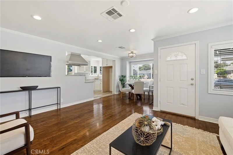 1532 W 221st Street