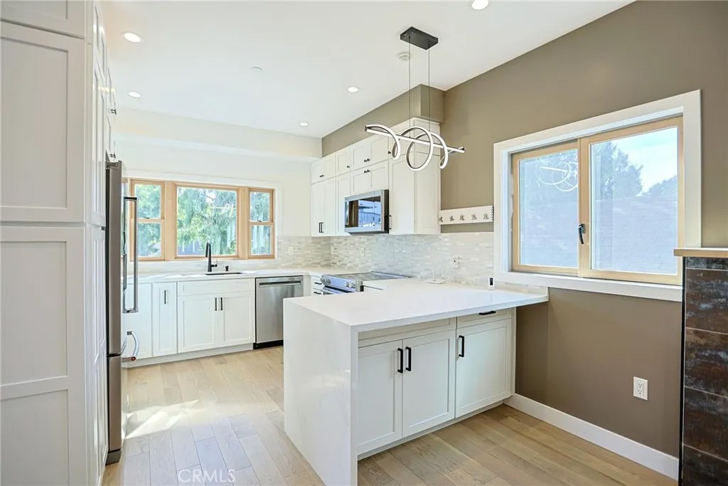 605 W 4th