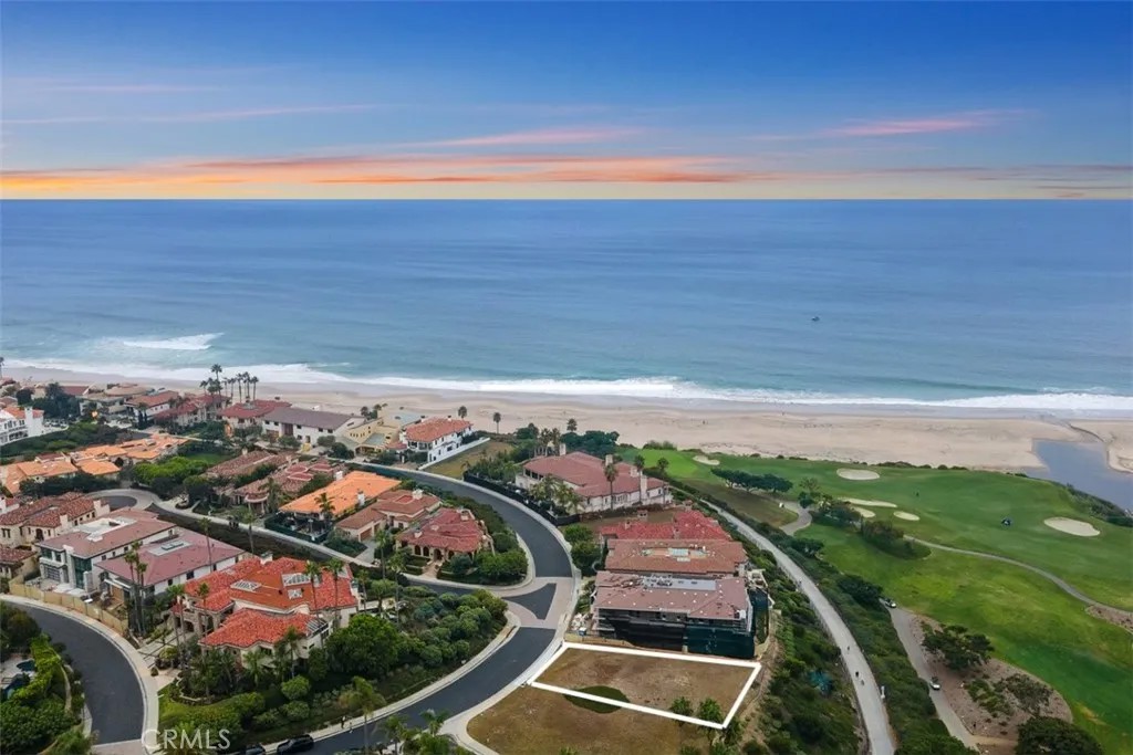 14 Ritz Cove