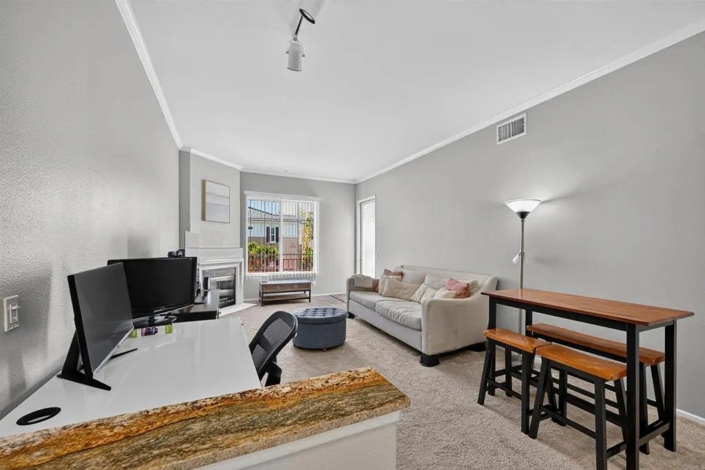12362 Carmel Country Road G305