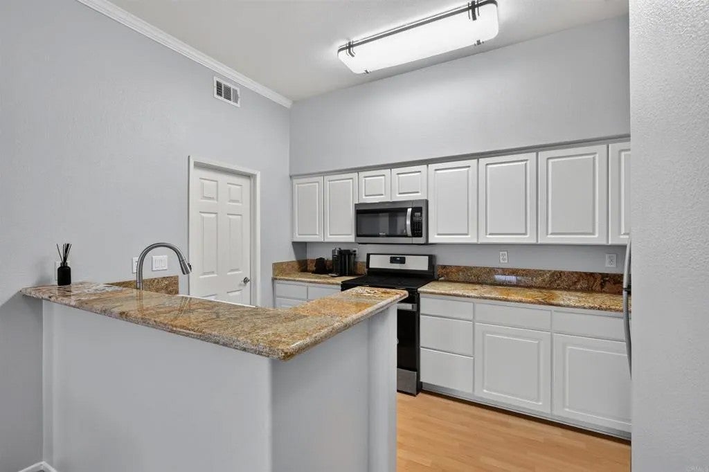 12362 Carmel Country Road G305
