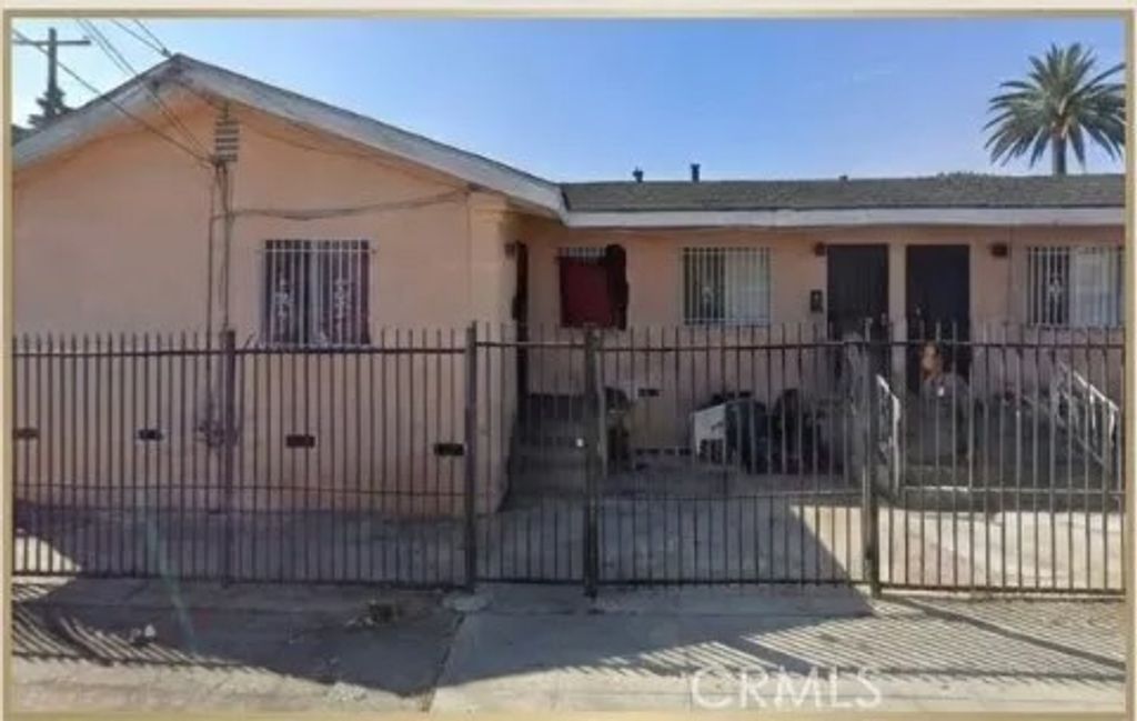 Photo of 11100 S, New Hampshire Ave, Los Angeles, CA 90044 (MLS # SR26086609)