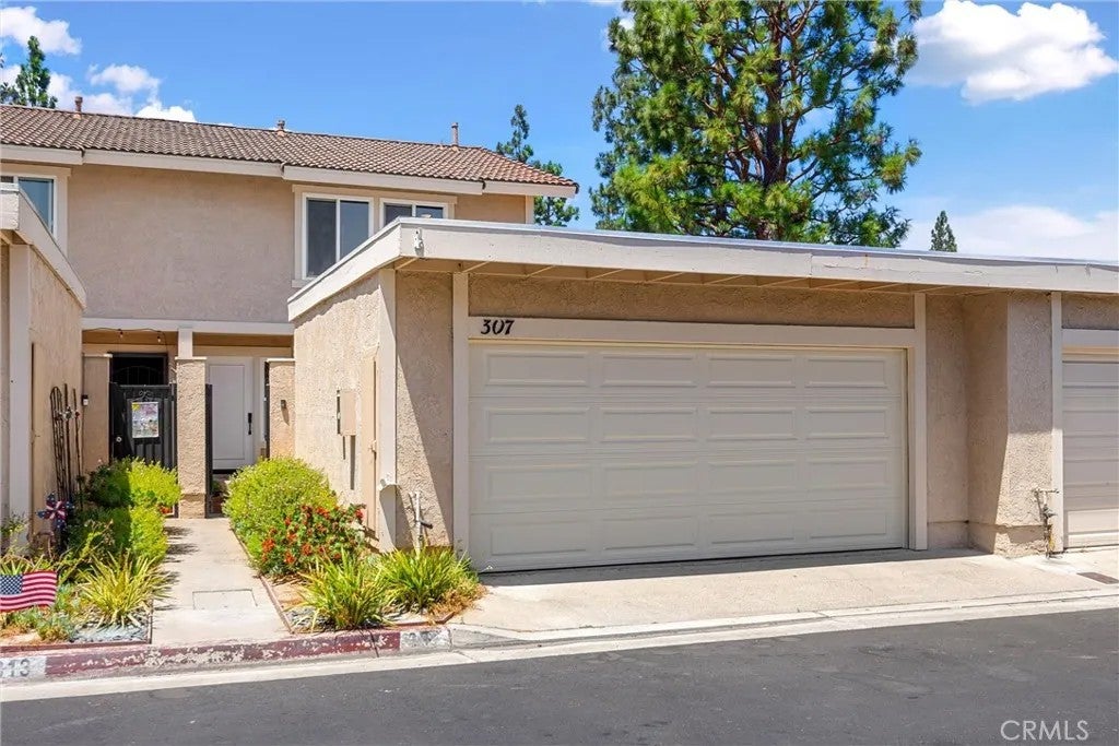 307 Aqueduct Court