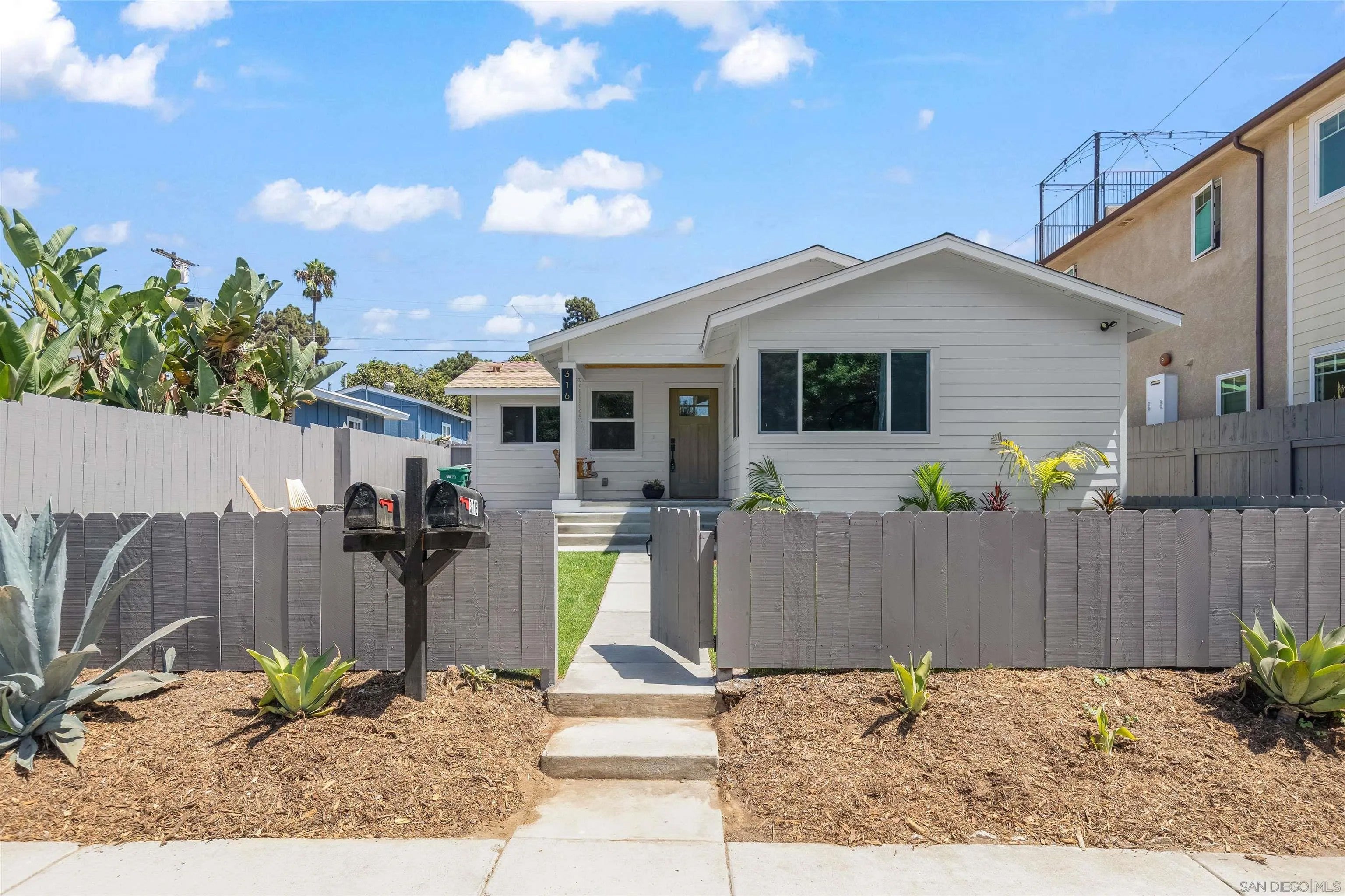 316 S Ditmar