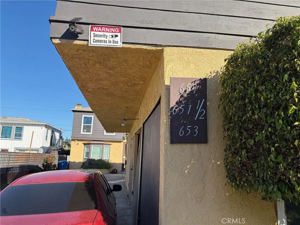 Photo of 651 E 41st Pl, Los Angeles, CA 90011 (MLS # SR26010787)