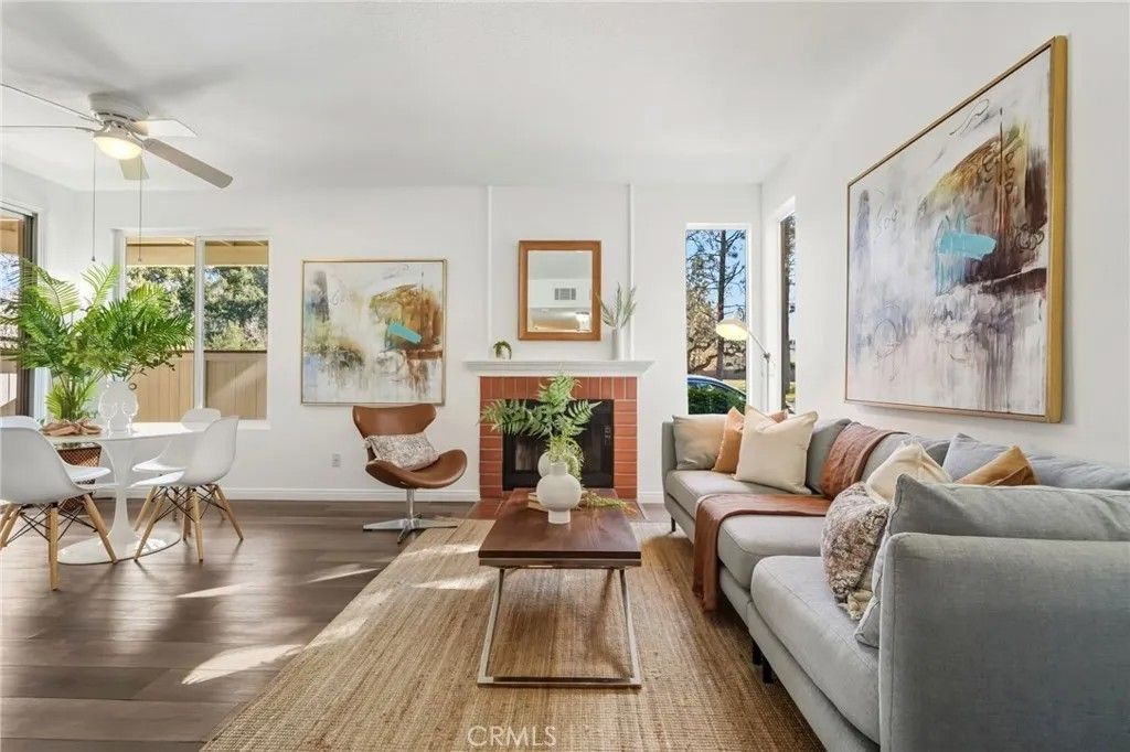 Photo of 2426 Pleasant Way #E, Thousand Oaks, CA 91362 (MLS # SR26014566)