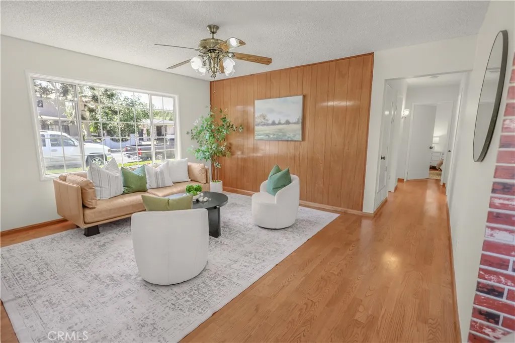 209 N Donneybrooke