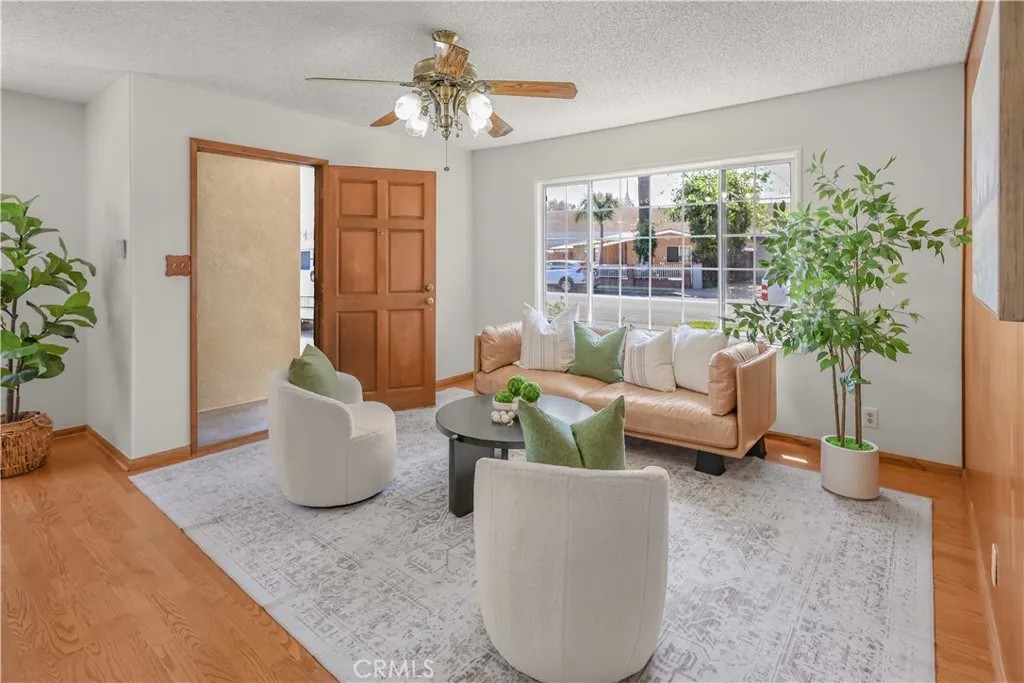 209 N Donneybrooke