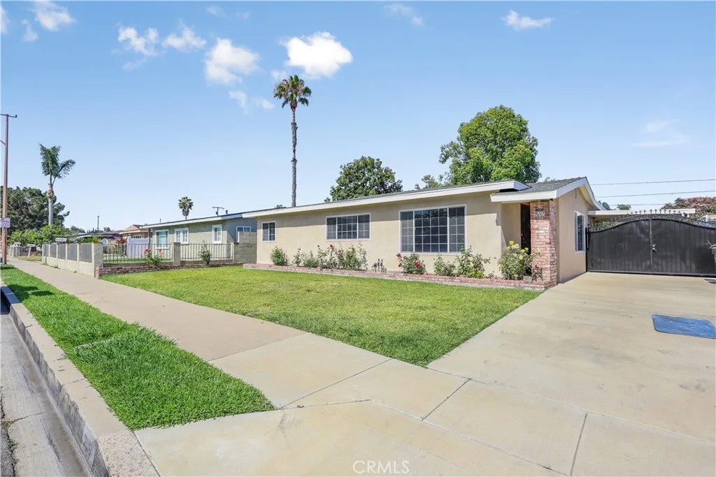 209 N Donneybrooke