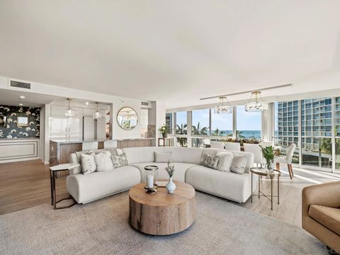 Photo of 1750 Avenida Del Mundo #404, Coronado, CA 92118 (MLS # 2601127)