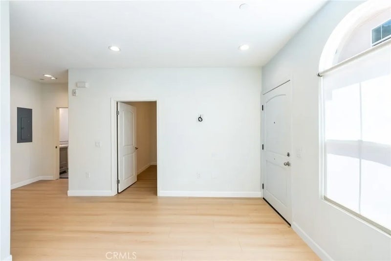 111 E Mclean Street B