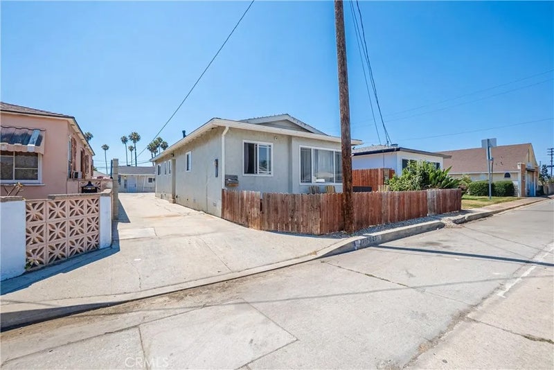 1627 Broad Avenue