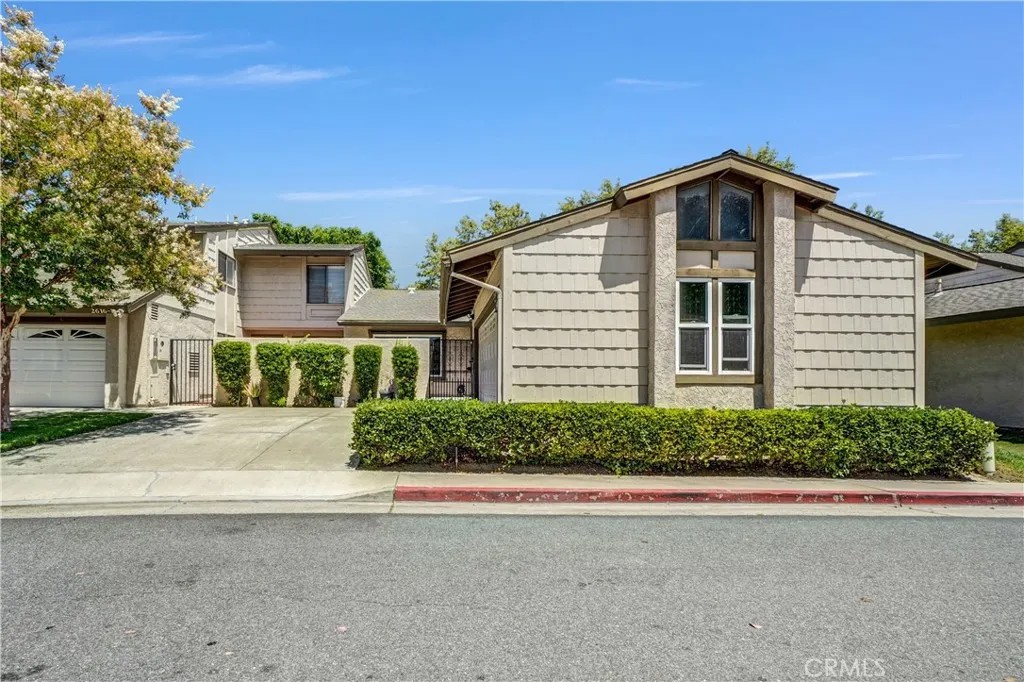 2616 N Tustin Avenue A