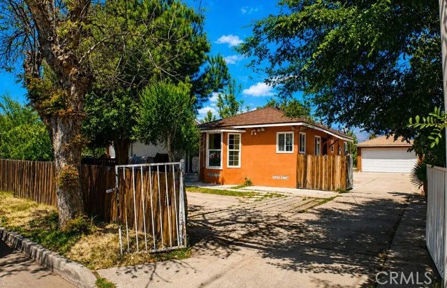 488 E Gilbert