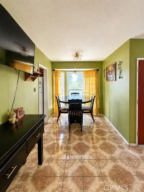488 E Gilbert
