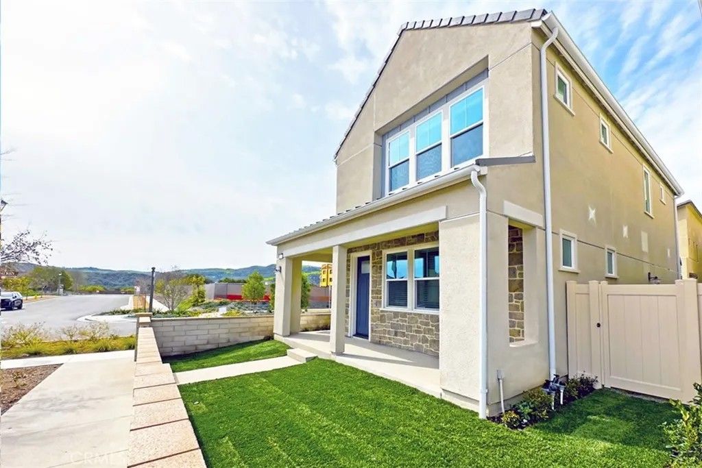 Photo of 550 Sparrowhawk Way, Rancho Mission Viejo, CA 92694 (MLS # OC26077764)