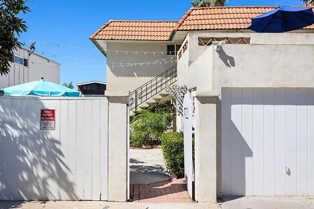 1817 Coast Boulevard