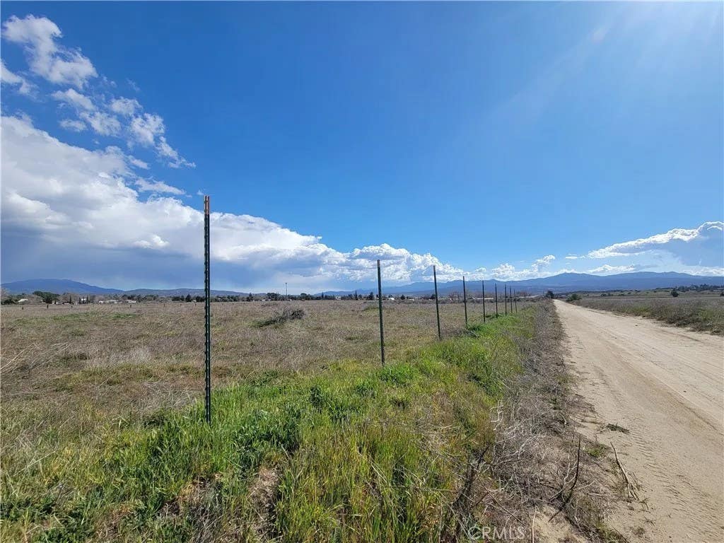 Photo of 48 Bonita Vista, Anza, CA 92539 (MLS # SW26011780)
