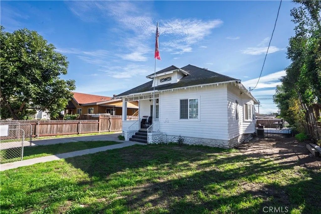 Photo of 730 W 9th St, Pomona, CA 91766 (MLS # SR26017055)