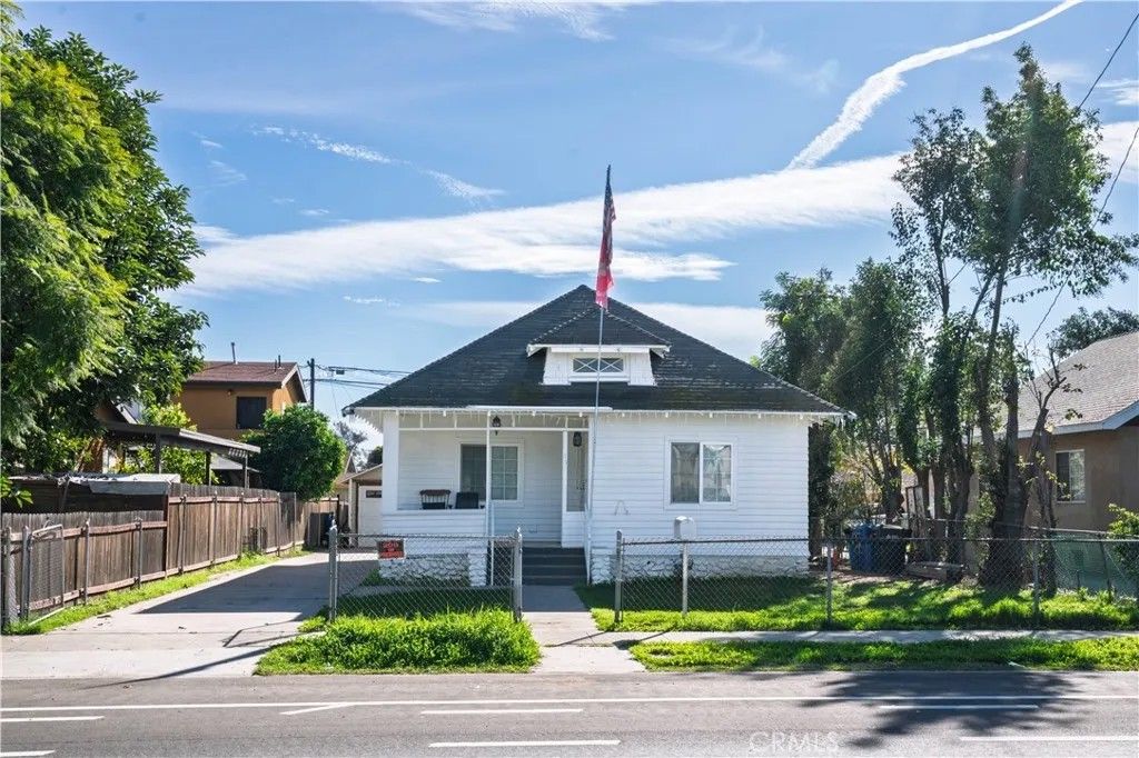 Photo of 730 W 9th St, Pomona, CA 91766 (MLS # SR26017055)