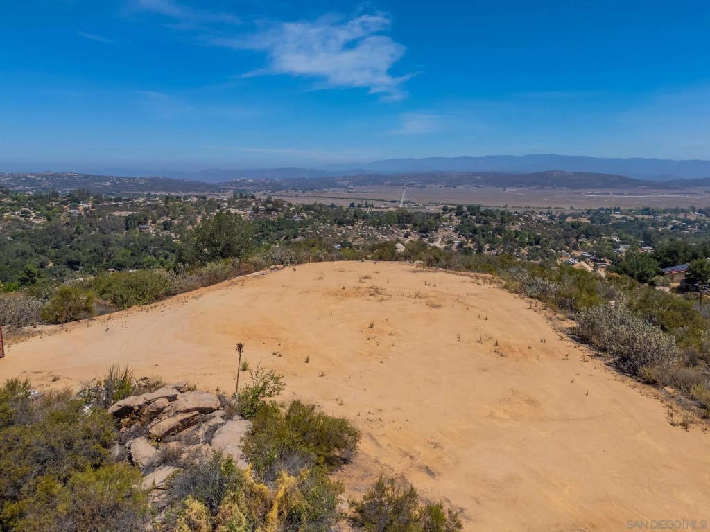 Photo of 16308 Via Penasco, Ramona, CA 92065 (MLS # 260018490)