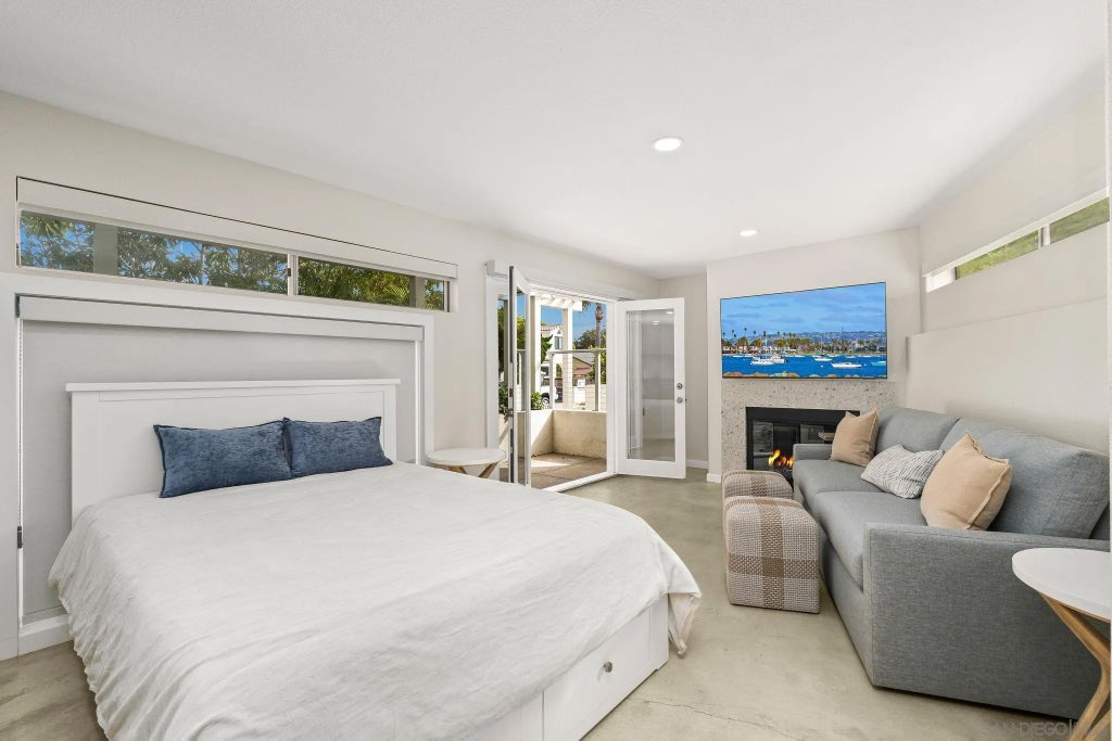 Photo of 440 La Mesa Ave, Encinitas, CA 92024 (MLS # 260023167)
