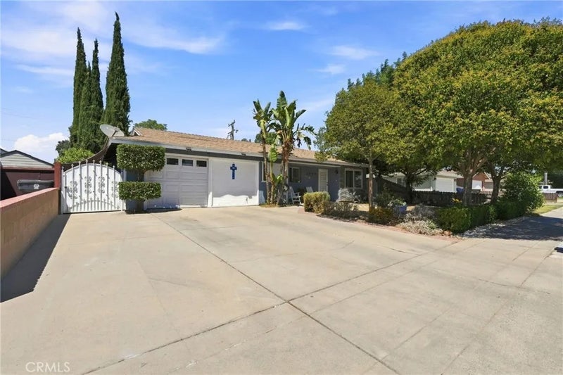 1078 W Madalyn Avenue