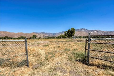 Tiny photo for 18220 Hwy 178, Weldon, CA 93240 (MLS # NS25248308)