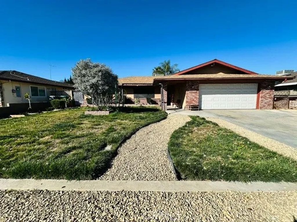 Photo of 25343 N Auld St, Hemet, CA 92544 (MLS # PW26034417)