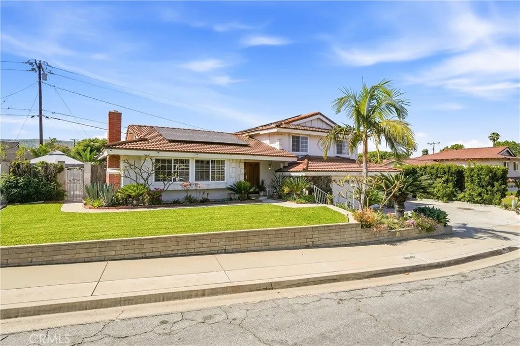1435 Finegrove
