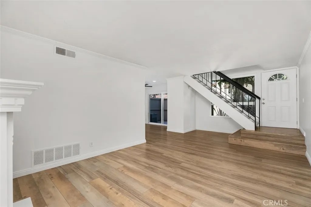 26284 Via Roble 2