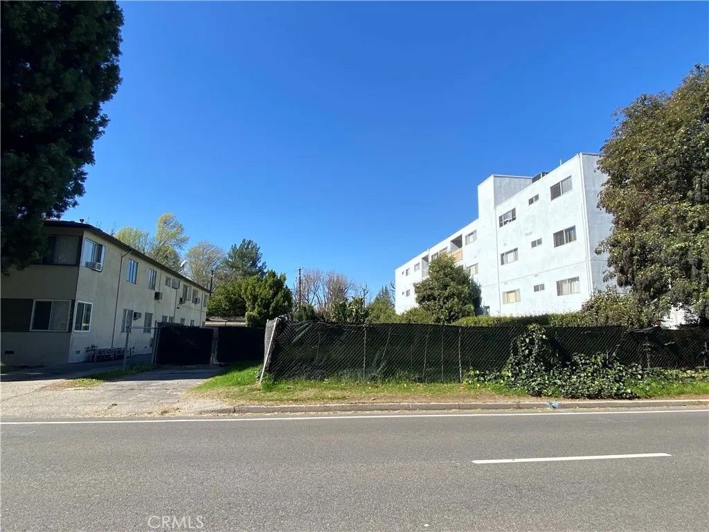 Photo of 4615 Fulton Ave, Sherman Oaks, CA 91423 (MLS # SR26076471)