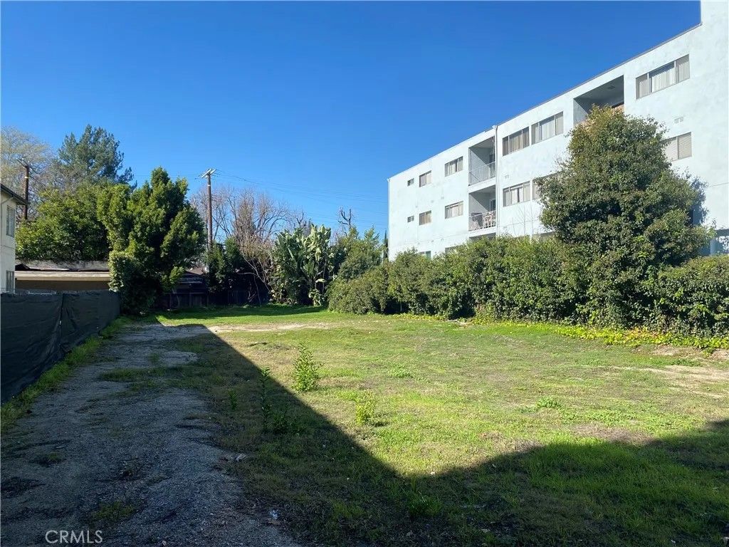 Photo of 4615 Fulton Ave, Sherman Oaks, CA 91423 (MLS # SR26076471)