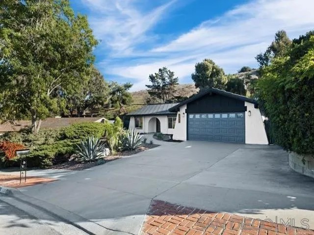 5464 Horse Ridge Way