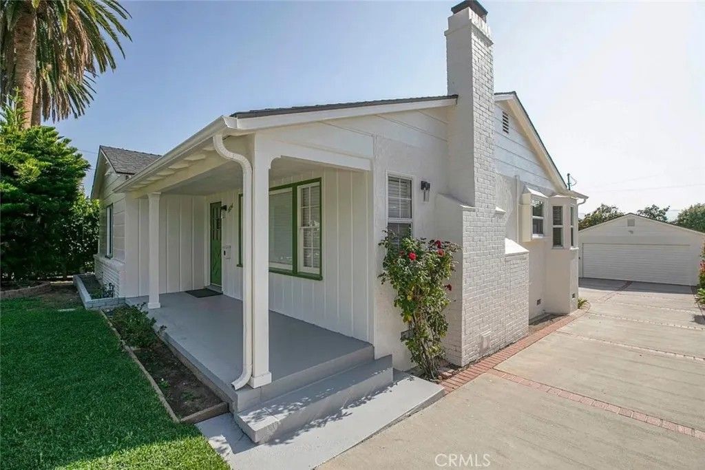 Photo of 1606 Bel Aire Drive, Glendale, CA 91201 (MLS # GD26016333)