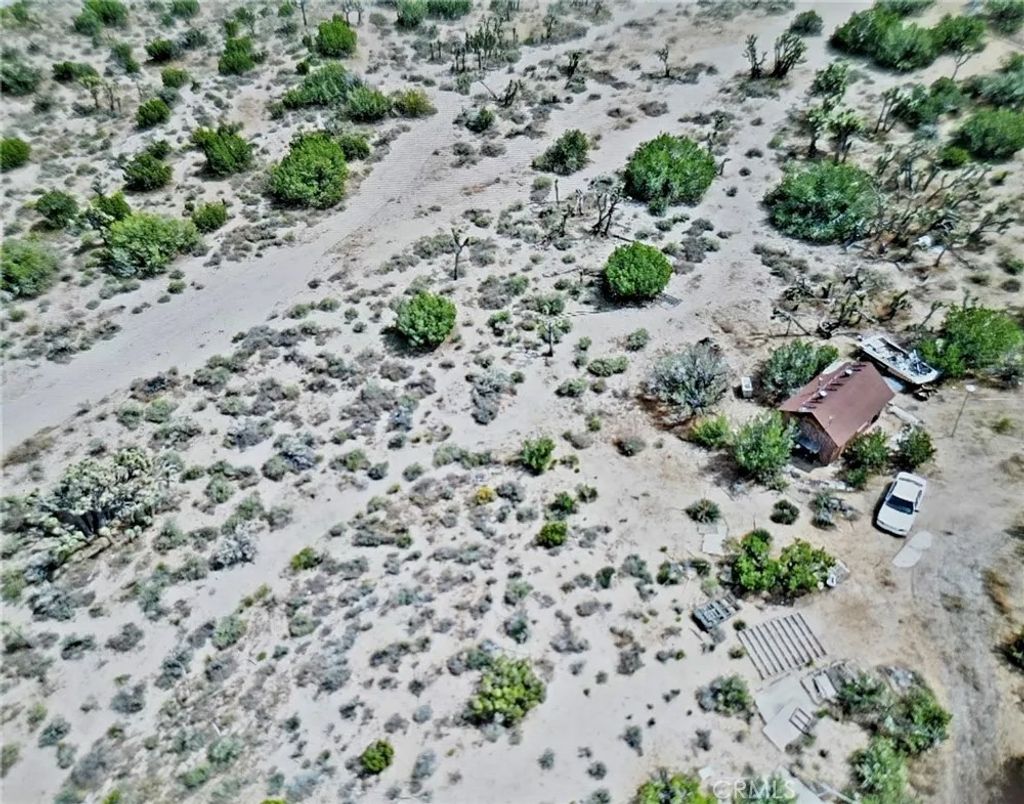 Photo of 13138 Fort Tejon Rd, Pearblossom, CA 93553 (MLS # SR26076647)