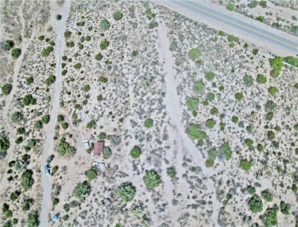 Photo of 13138 Fort Tejon Rd, Pearblossom, CA 93553 (MLS # SR26076647)