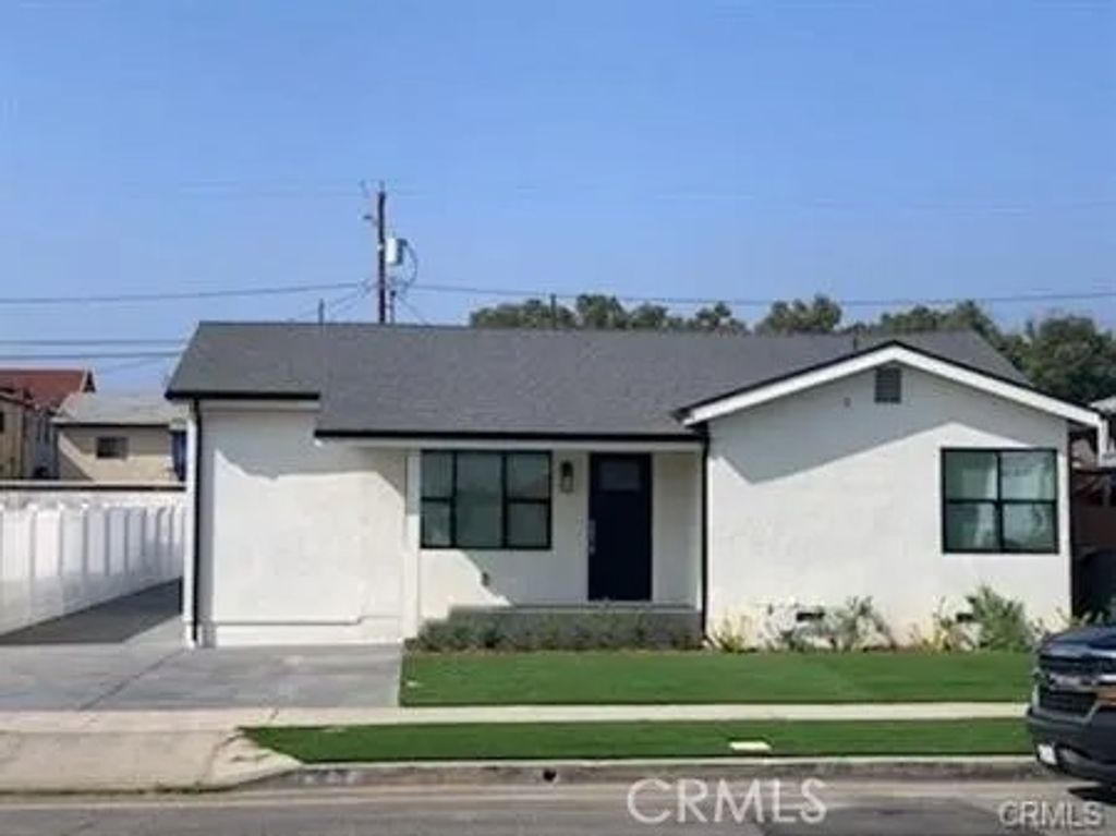 Photo of 523 N Lomita Street, Burbank, CA 91506 (MLS # BB26095937)
