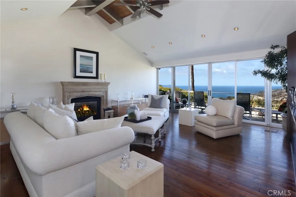 950 Canyon View Drive