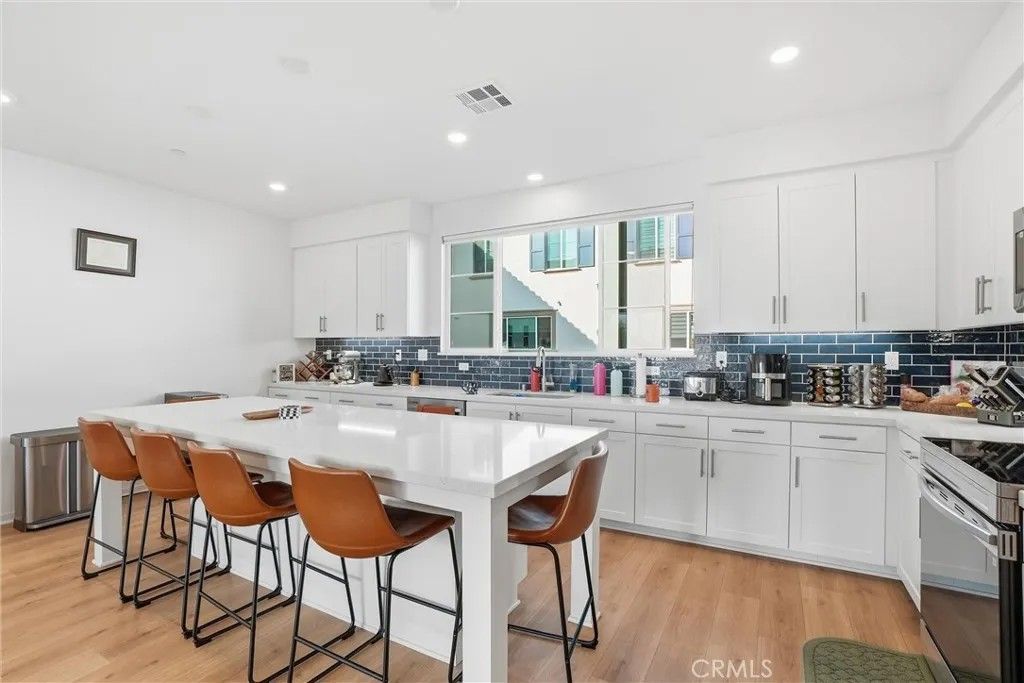 Photo of 3667 Elm Avenue, Long Beach, CA 90807 (MLS # LG26022772)