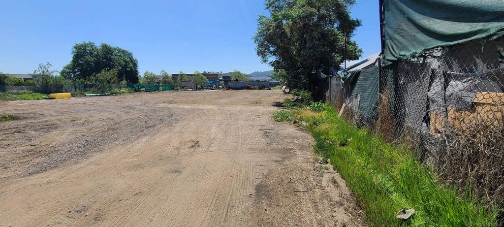 Photo of 11457 El Nopal, Lakeside, CA 92040 (MLS # 250043102)