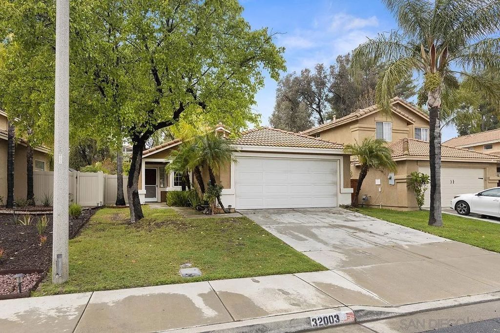 Photo of 32003 Calle Novelda, Temecula, CA 92592 (MLS # 260013146)