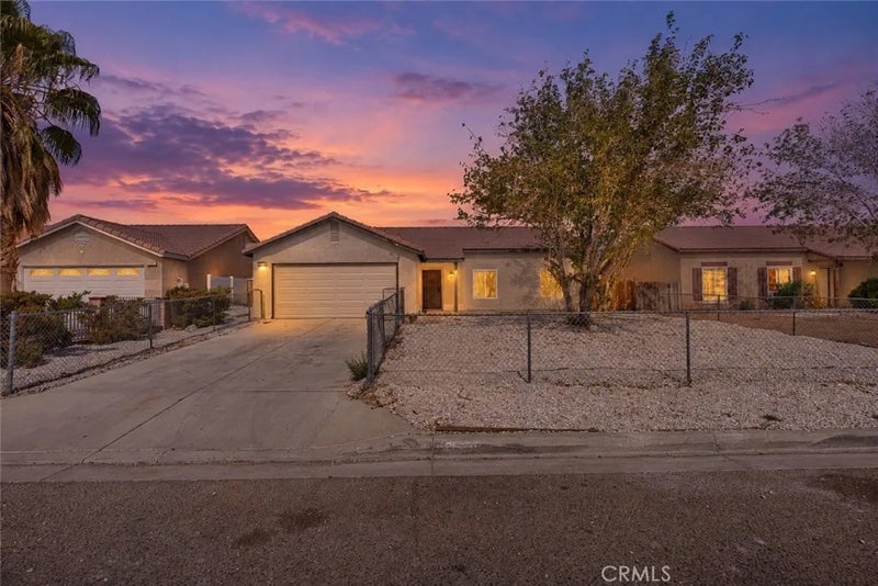 10758 Pershing