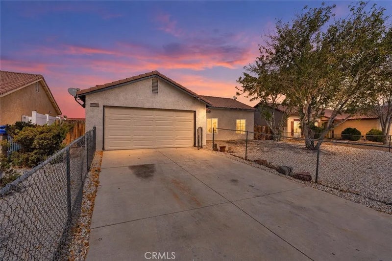 10758 Pershing
