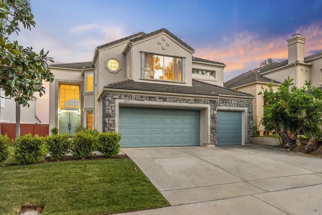 2219 View Crest Glen