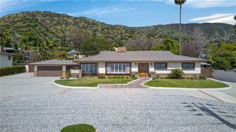 Photo of 1025 W Sierra Madre Ave, Glendora, CA 91741 (MLS # AR26046549)