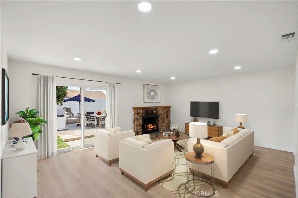 Photo of 3670 Upper Terrace, Riverside, CA 92505 (MLS # IV25256679)