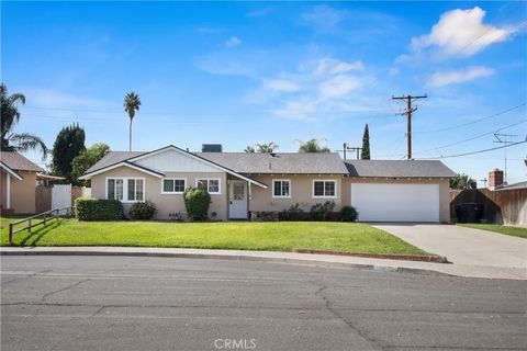 Tiny photo for 3670 Upper Terrace, Riverside, CA 92505 (MLS # IV25256679)